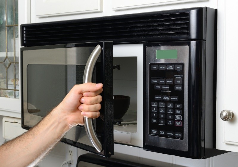 Установка микроволновой печи в Слободской от Мастер24 — монтаж, встраивание и подключение СВЧ от 1391 руб.