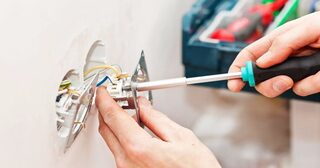 Электромонтажные работы в Слободской от Мастер24 — электромонтаж под ключ, цены от 1649 руб., заказать услуги